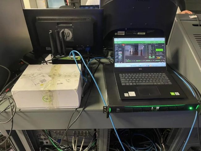 TVU Router多网聚合路由器(IOT版)和TVU Transceiver多功能收发服务器正在配合接收信号