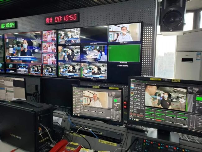 在位于教育台北京制作中心的TVU收发服务器正在接收来自各地TVU One的实时信号。