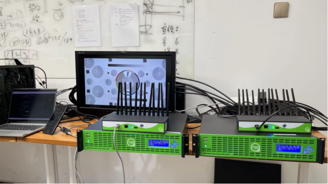 TVU Nano Router 5G多网聚合路由器(上)和TVU G-link 8K 双向IP视频编解码器(下)