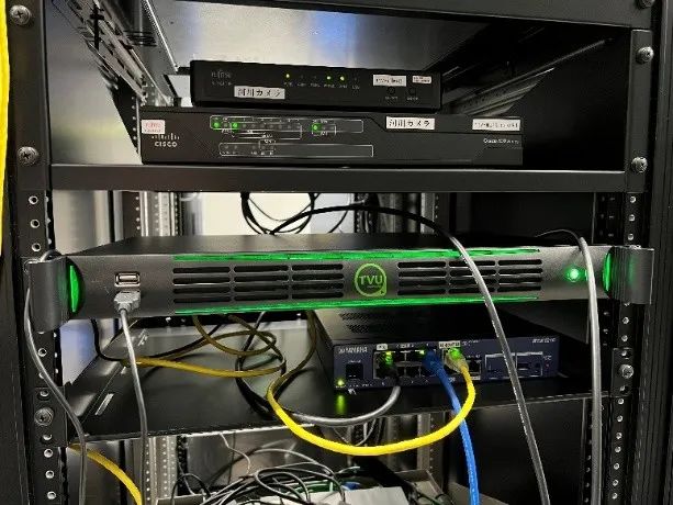 部署在演播室中心机房内的TVU Transceiver多功能收发服务器